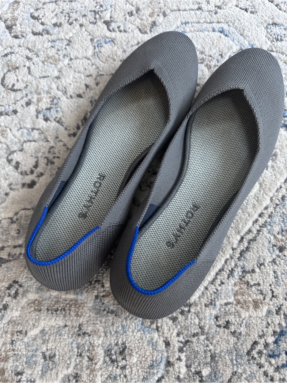 Rothy's Women's Gray Knit Slip-On Flats with Blue Trim size 10